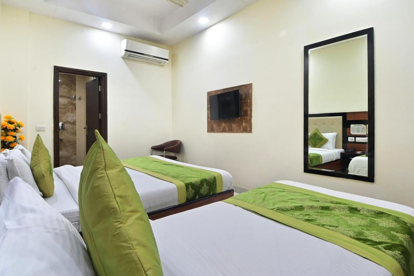 Hotel Emporio View - New Delhi Railway Station - Paharganj Экстерьер фото